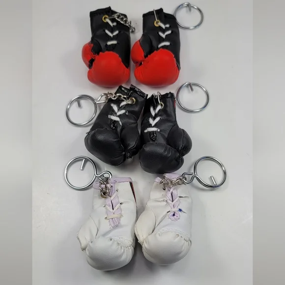 Set of 6 Ringside Boxing Glove Keychain Rings. - Picture 2 of 3